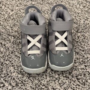 Toddler Jordan 6 Rings sneakers